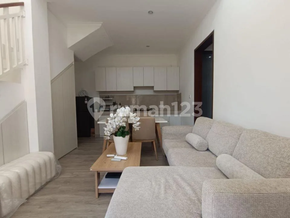 Rumah Modern Furnish & Siap Huni Lokasi Premium di Renon - Image 3 of 4