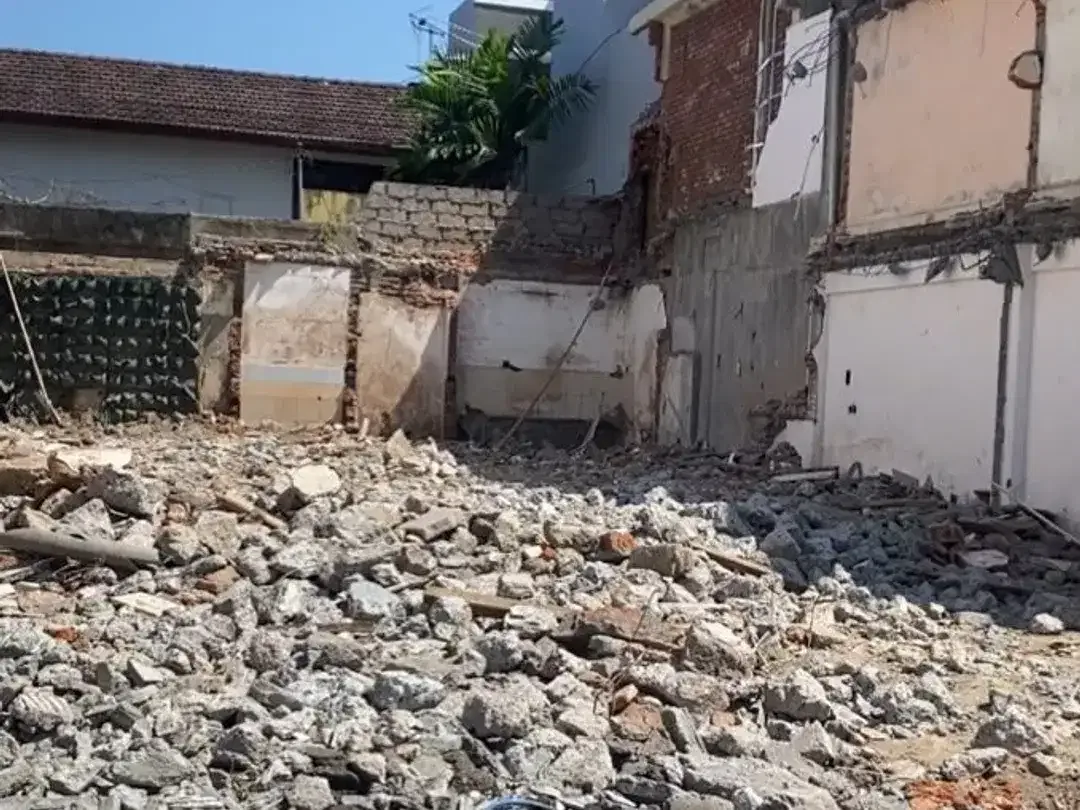 JUAL TANAH LANGKA PINGGIR JALAN UTAMA KESIMAN - Image 1 of 4