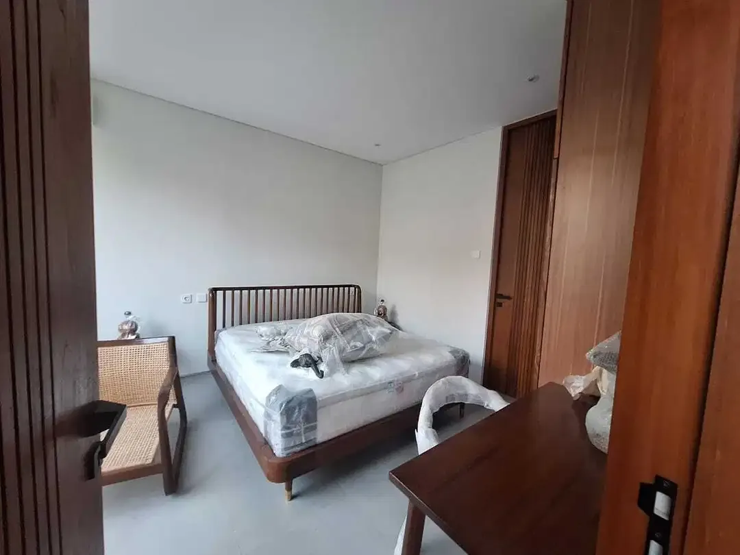 VILLA 2LT FULLYFURNISHED ONE GATE KAWASAN VILLA DI UMALAS - Image 6 of 10