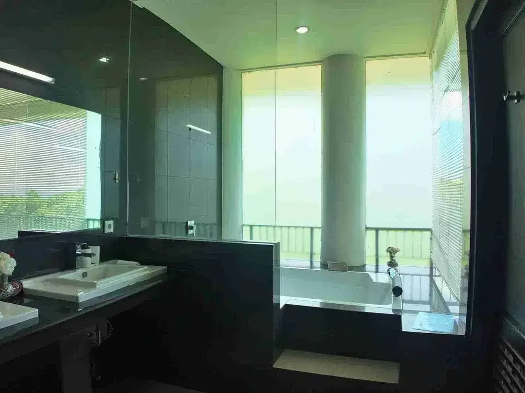 Extraordinary Cliffside Escape Villa, Fully Furnished, at Goa Gong, South Kuta, Badung - Image 4 of 10