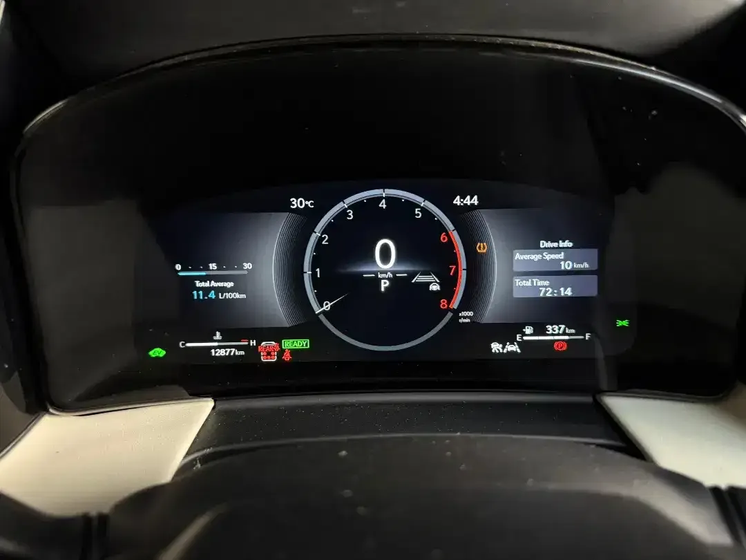 Lexus LM 350 Hybrid 7 Seater 2024 - Image 5 of 10