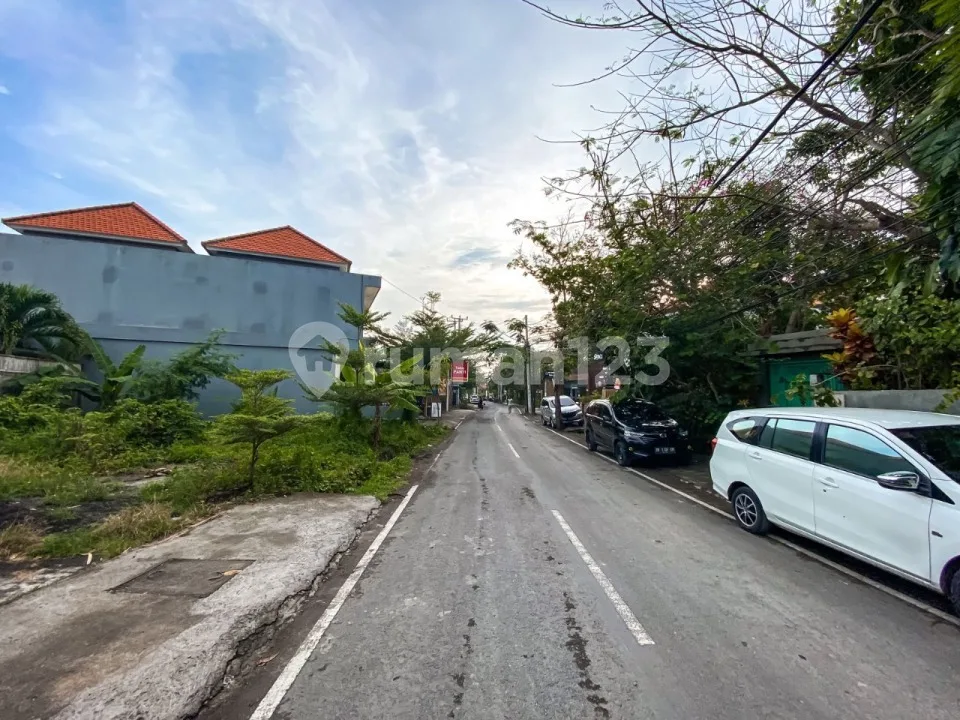 Dijual Cepat Tanah Pinggir Sungai Dekat Pantai Berawa, Bali - Image 4 of 4