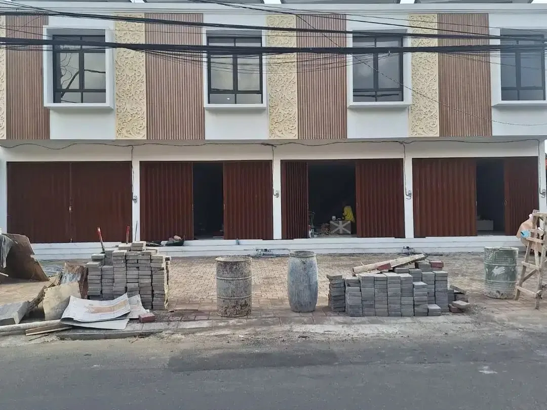 RUKO BARU SIAP PAKAI 2 LANTAI 500 METER DARI PANTAI KUTA BALI - Image 2 of 10