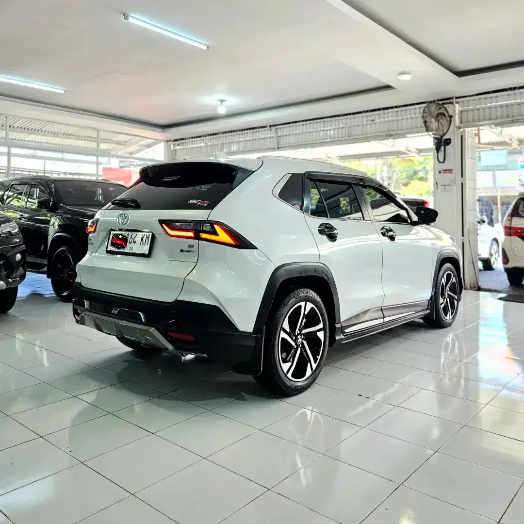 [2024] DP 16jt! Yaris Cross Hybrid EV GR Sport TSS 1.5 2024 bkn 2025 - Image 4 of 10