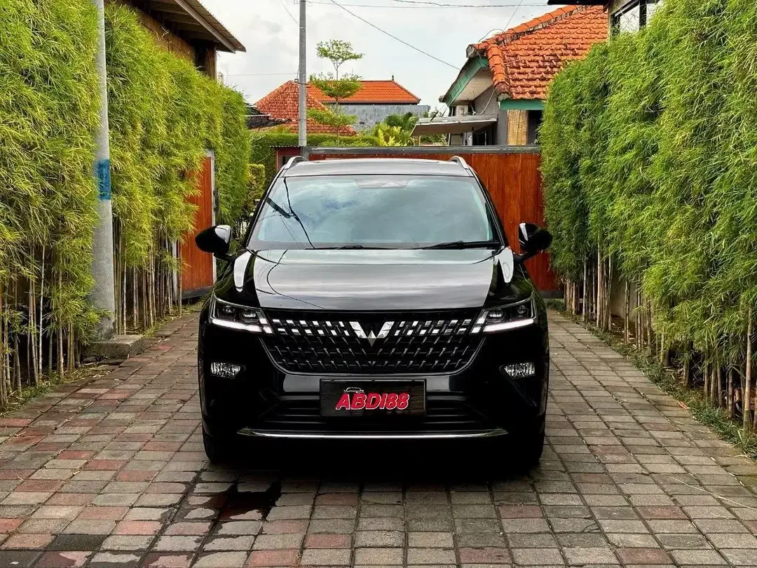 Hatchback Canggih | Wuling Alvex EX Sunroof Metik 2023 Hitam - Image 2 of 10