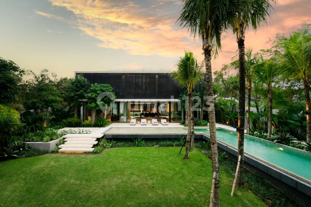 Luxury Villa Green Belt View - Pererenan 6Bedrooms 1960M2 - Image 1 of 4