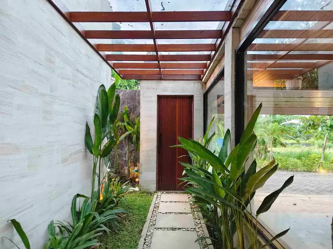 Luxury Ocean View Villa di Sanur - Image 4 of 10