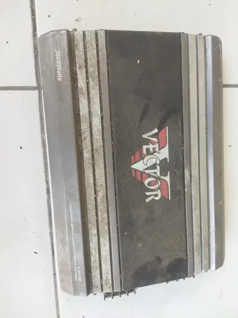 Subwoofer kolong - Image 1 of 3
