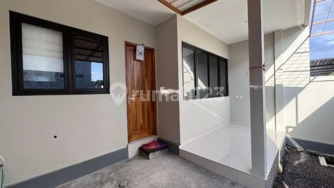 Rumah Baru Siap Huni Semi Furnished di Kerobokan Badung - Image 3 of 4