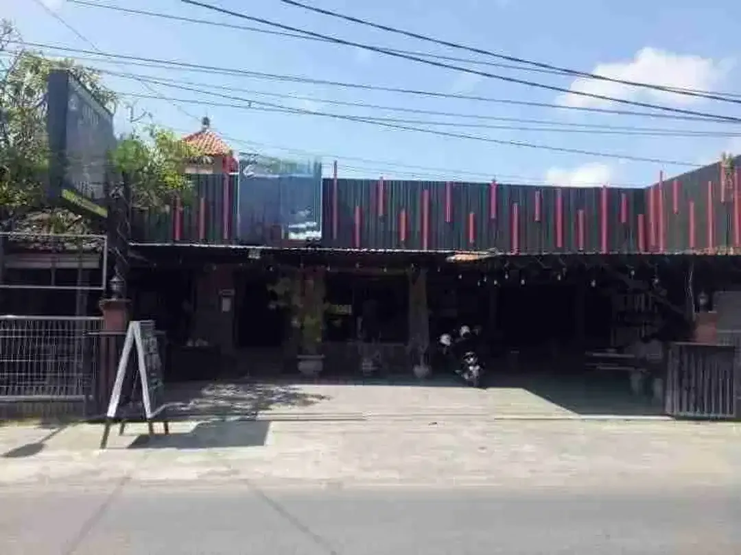 JUAL TANAH PLUS BANGUNAN MASIH SIAP PAKAI 
LOKASI PREMIUM JALAN TUKAD BADUNG UTAMA 
KAWASAN PUSAT KERAMEAN BISNIS - Image 2 of 4