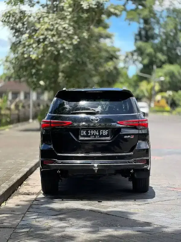 Fortuner VRZ GR 2.8 2022 Hitam Aslibali - Image 4 of 7