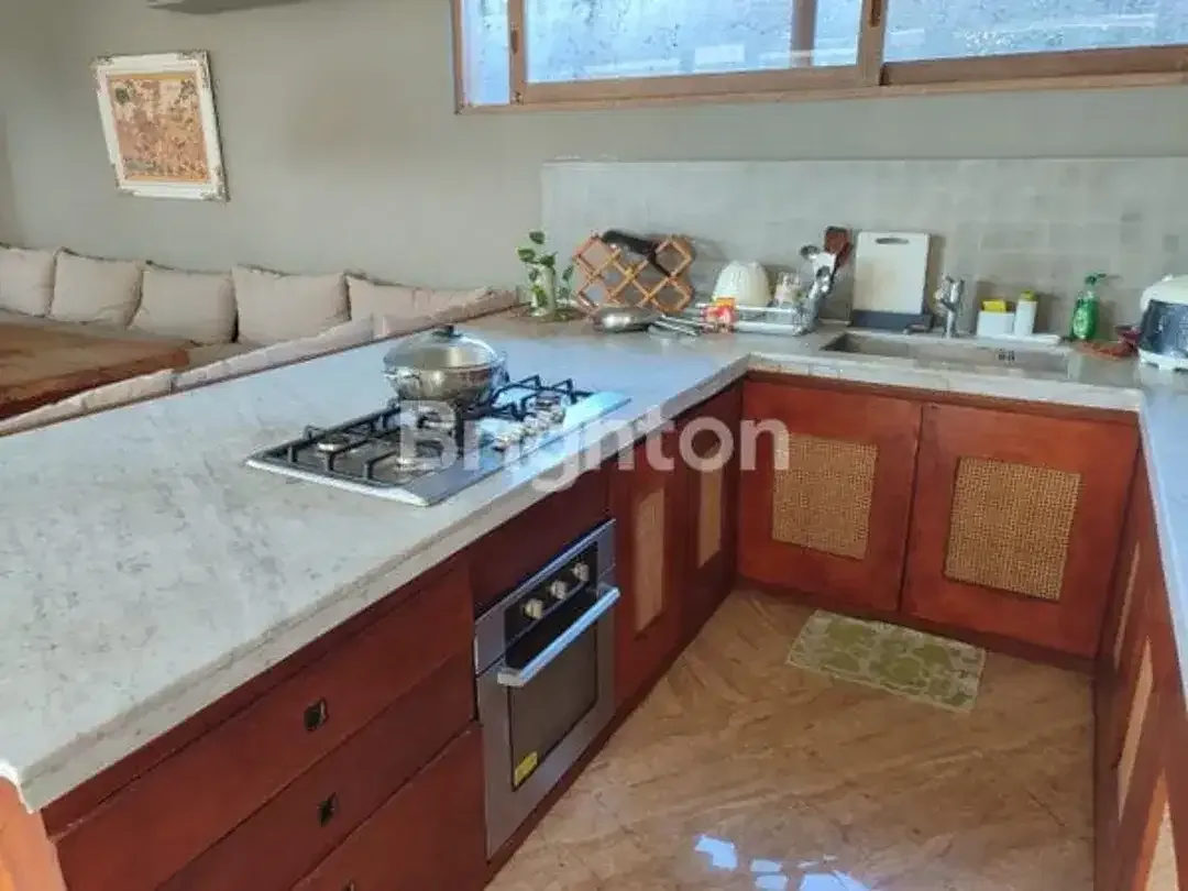 TURUN HARGA LUXURY VILLA WITH RICE FIELD VIEW TIBUBENENG CANGGU - Image 1 of 9
