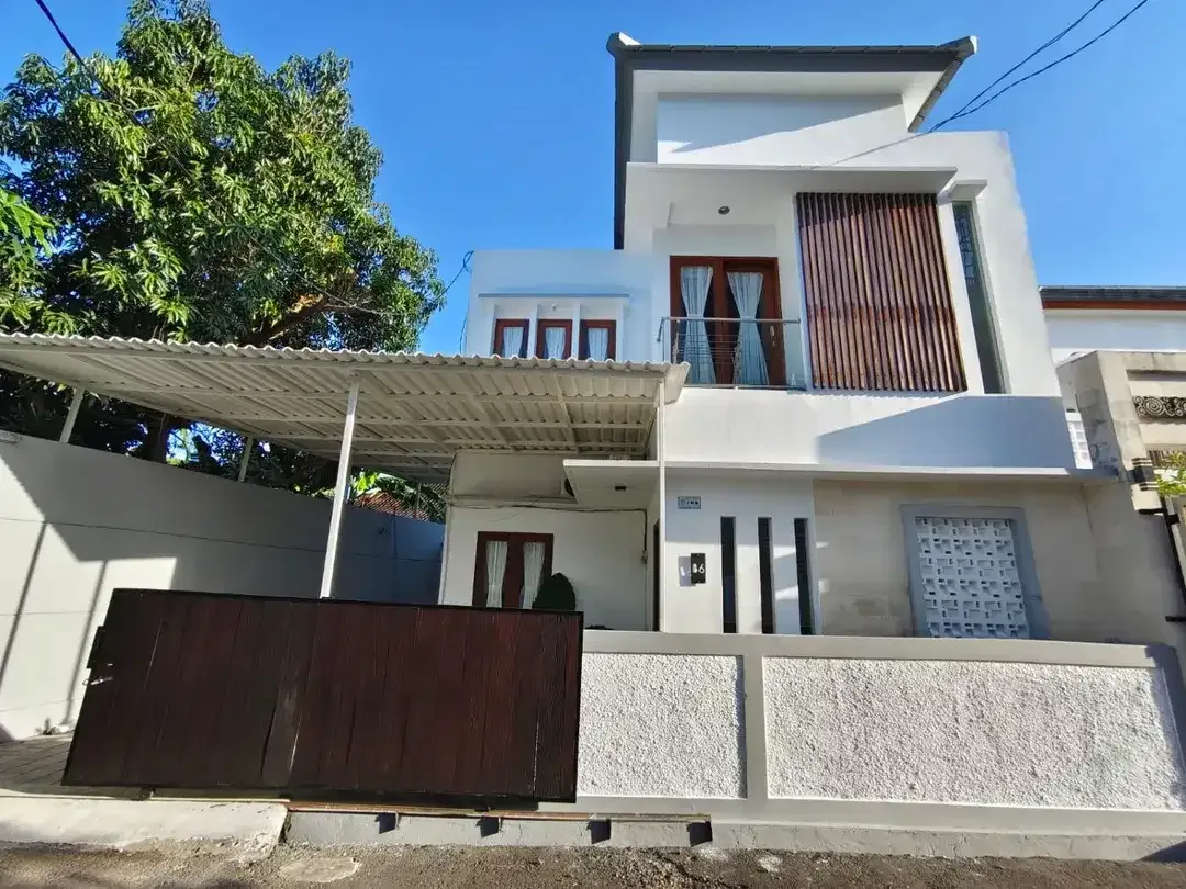 villa 2 lantai di nusa dua,furnish, lokasi strategis,dkt gerbang tol nusa dua - Image 2 of 10