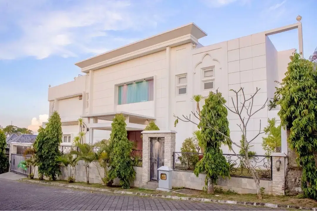 VILLA LUXURY FULLY FURNISHED DEKAT PANTAI LOKASI BEST PECATU RESORT - Image 1 of 10