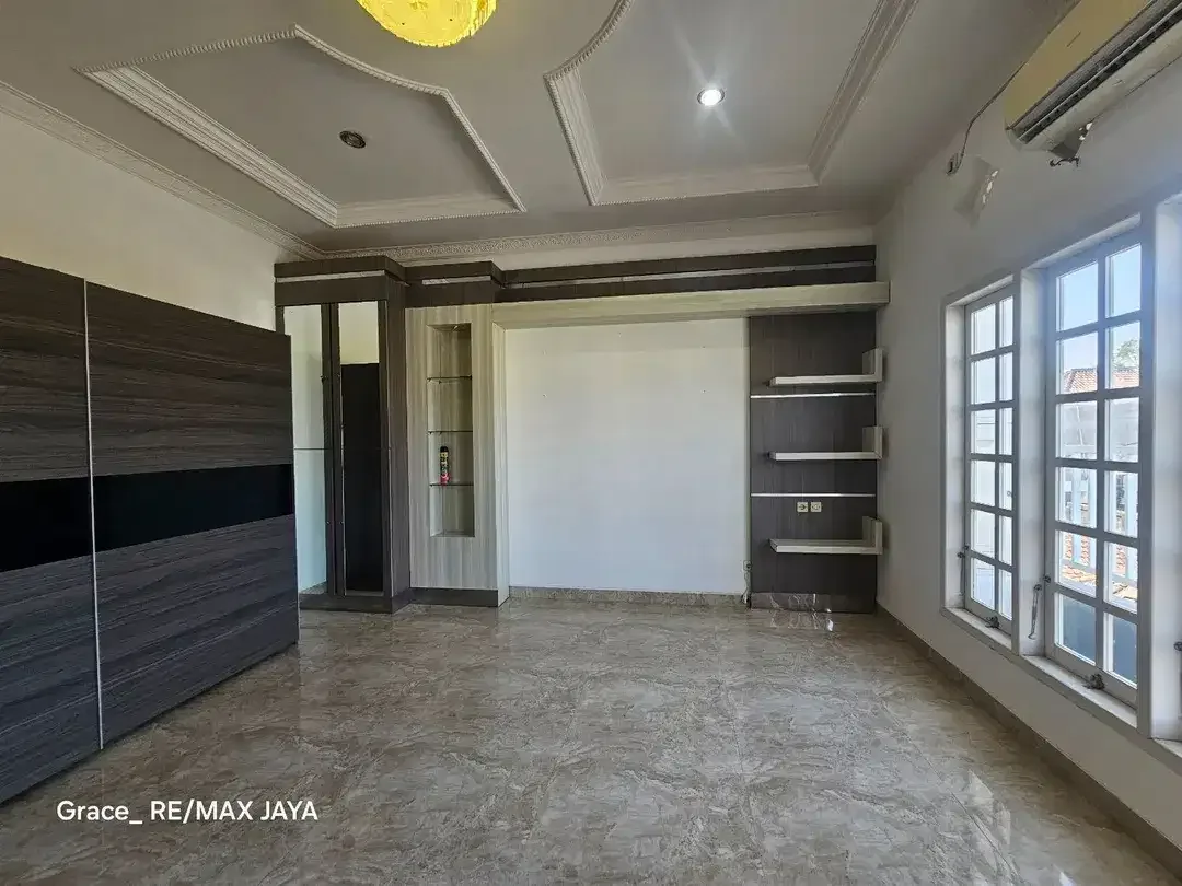 Rumah Eksklusif 3 Kamar Dijual di Area Gatsu Barat, dekat Starbuck - Image 8 of 10
