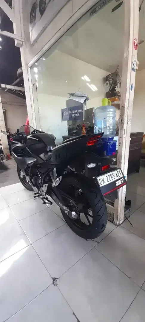 Honda CBR.  150 CC thn .2023 cash Bali dharma motor - Image 5 of 5