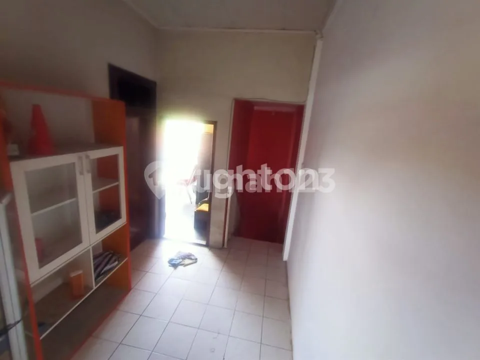 Ruko 3 lantai di area Cokroaminoto lokasi strategis dipinggir jalan raya Utama - Image 2 of 4