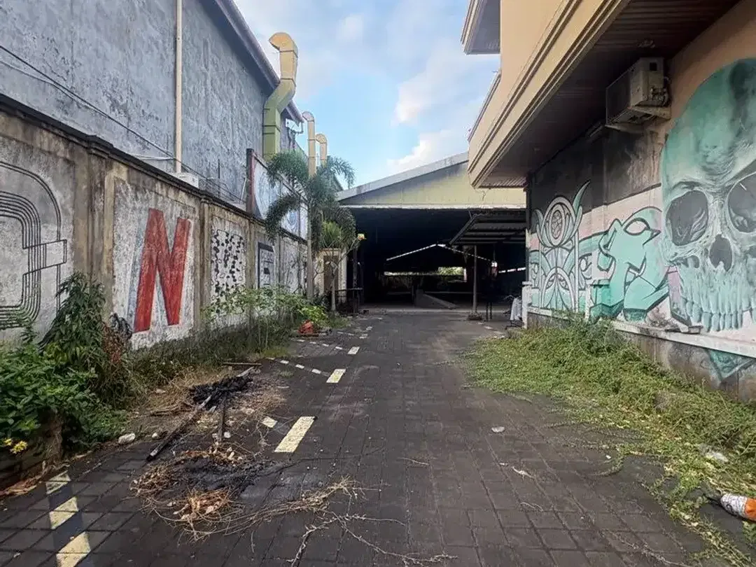 Ruang Usaha plus Rumah plus Gudang Disewakan, di Jl Sunset Road, Badung - Image 1 of 7