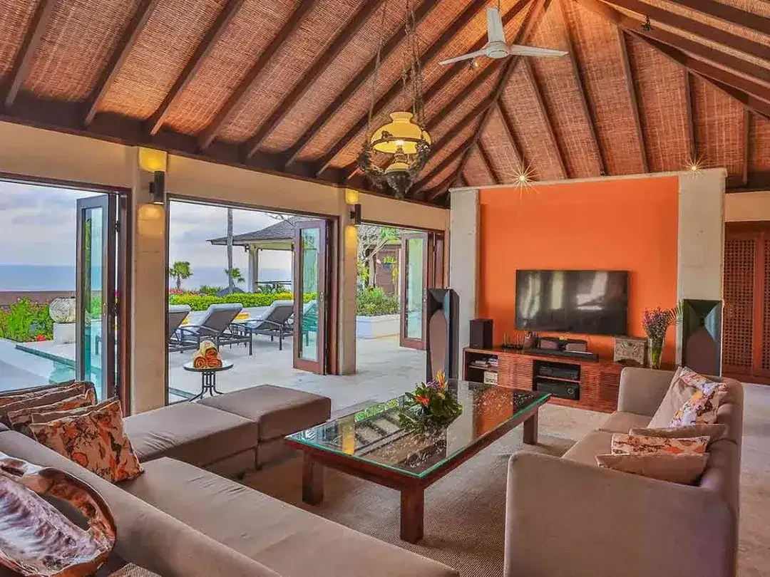 6 BEDROOMS WITH BREATHTAKING AND UNBLOCKED OCEAN VIEW VILLAS IN PANDAWA - Image 2 of 9