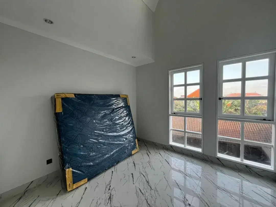 HUNIAN READY UNIT 2BR FURNISHED LOKASI STARTEGIS DI KEROBOKAN BALI - Image 8 of 10