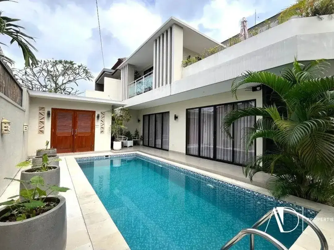 FREEHOLD | CONTEMPORARY 2-BEDROOM VILLA NEAR SEMINYAK - Image 1 of 10
