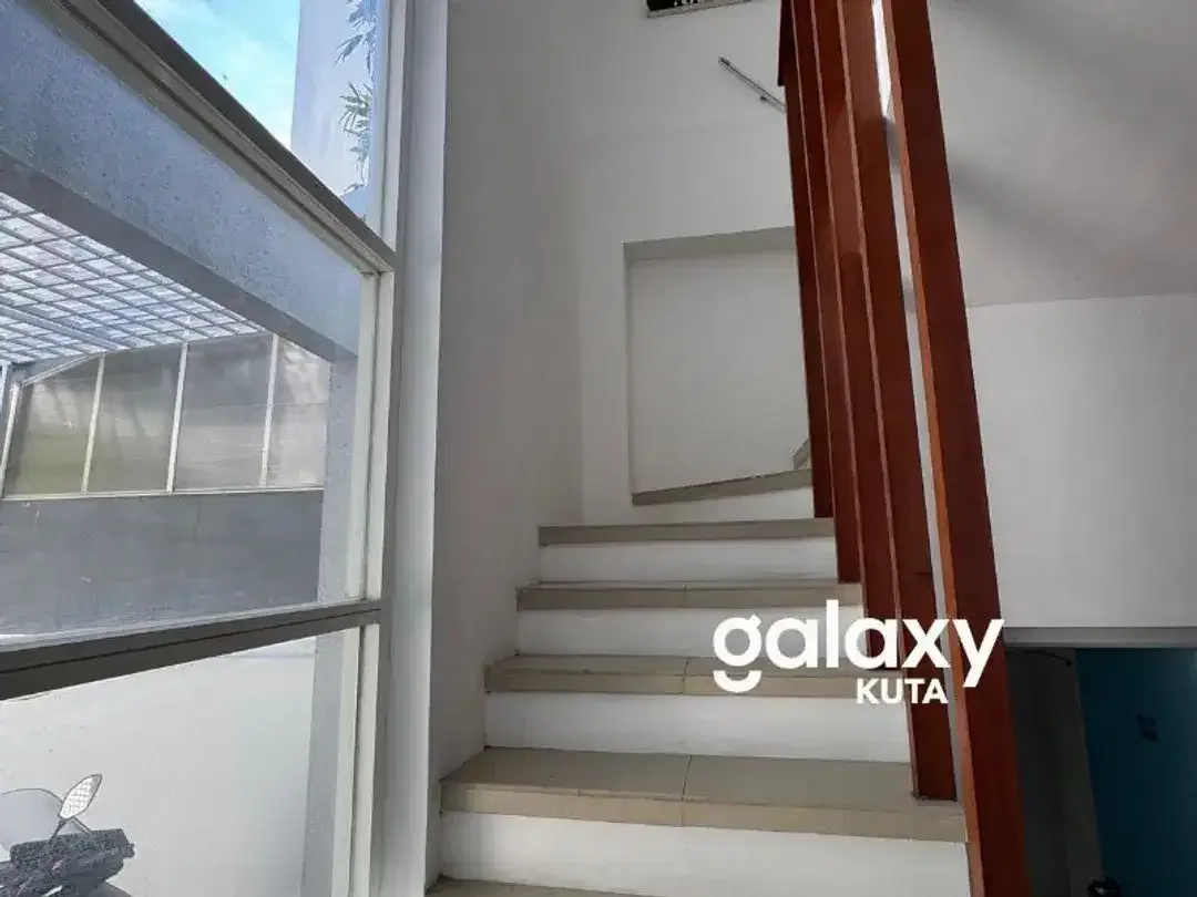 MODERN TROPICAL HOUSE IN PURA MERTASARI FOR SALE OR LEASEHOLD - Image 6 of 10