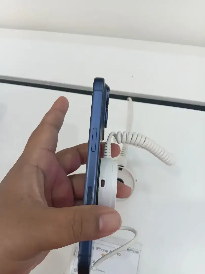 Iphone 17 promax - Image 5 of 6