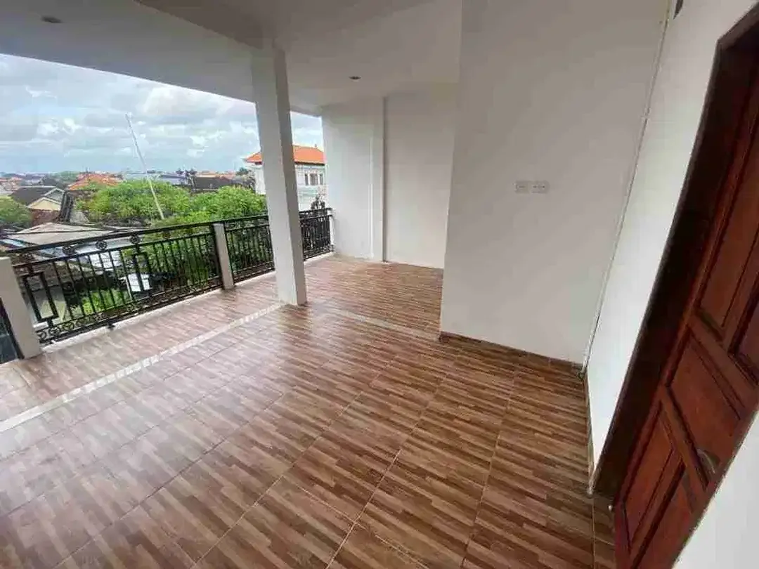 Rumah 2 Lantai Siap Huni di Jalan Merpati Denpasar Barat - Image 8 of 9