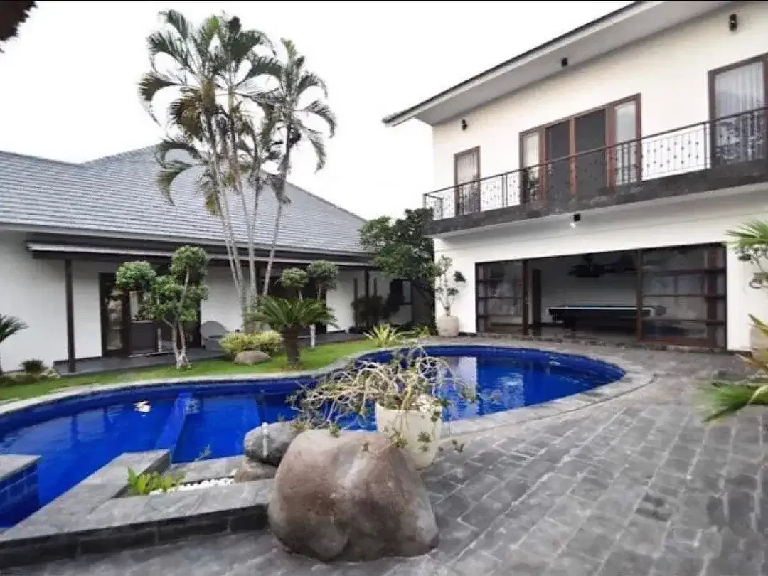DIJUAL VILLA PANTAI BERAWA DEKAT CANGGU KUTA - Image 1 of 4