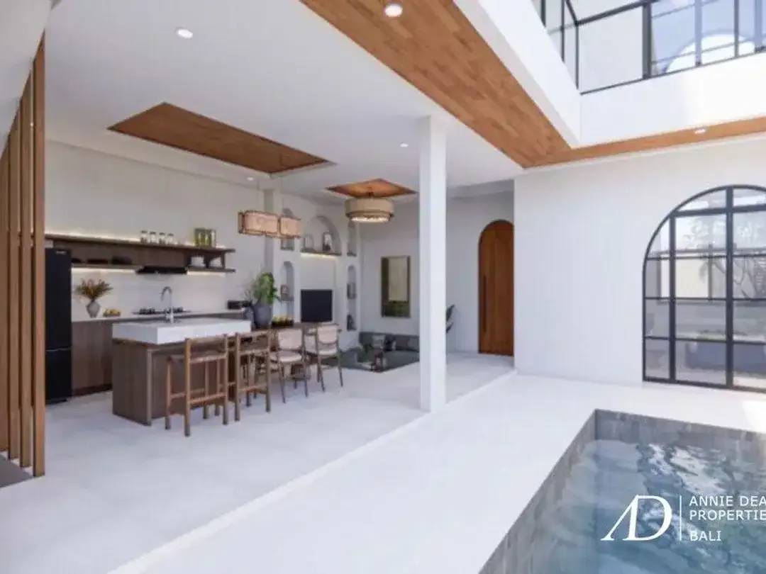 FREEHOLD |BRAND NEW MEDITERRANEAN-STYLE VILLA IN ULUWATU - Image 3 of 10