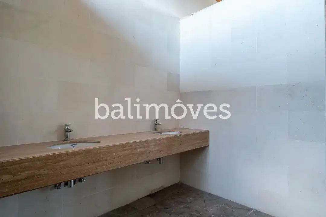 Vila Keluarga Empat Kamar Tidur Modern Dalam Kompleks di Tepi Pantai - Image 8 of 10