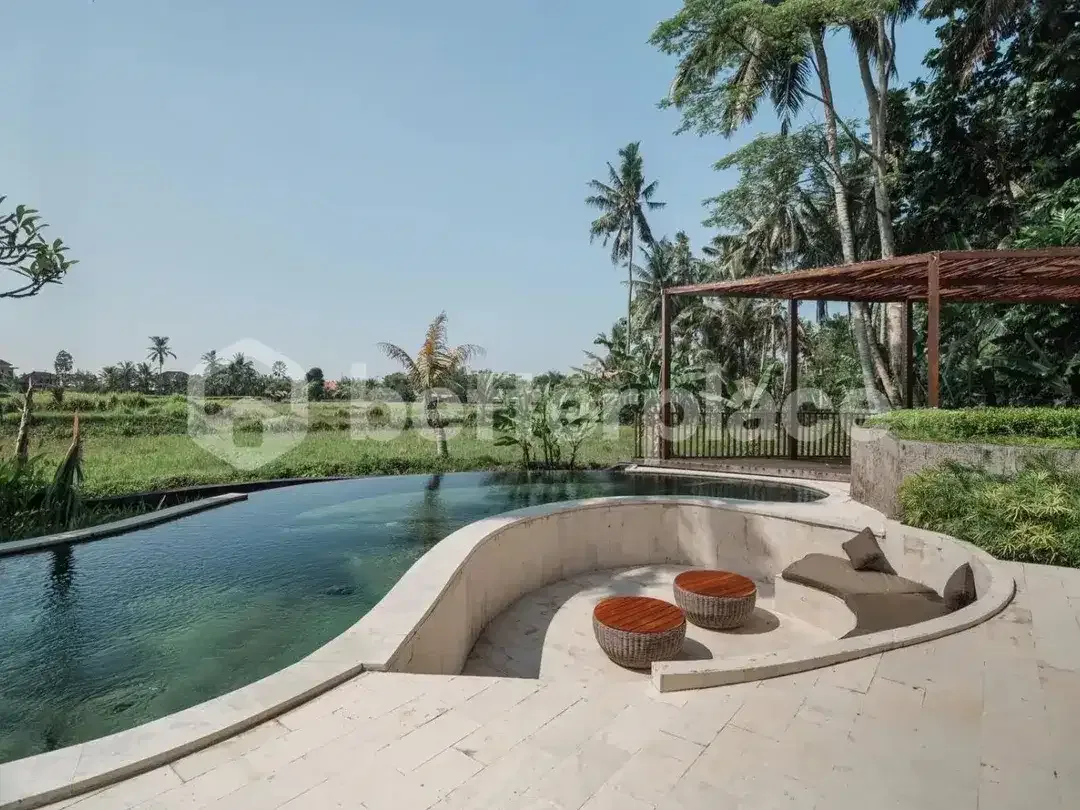 3 Bedroom Stunning and Luxury Villa in Ubud With Rice Field View - Image 6 of 10