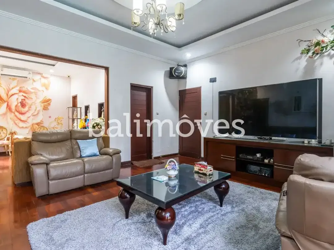 Dijual Villa Lima Kamar Tidur Hak Milik di Renon - Image 7 of 10