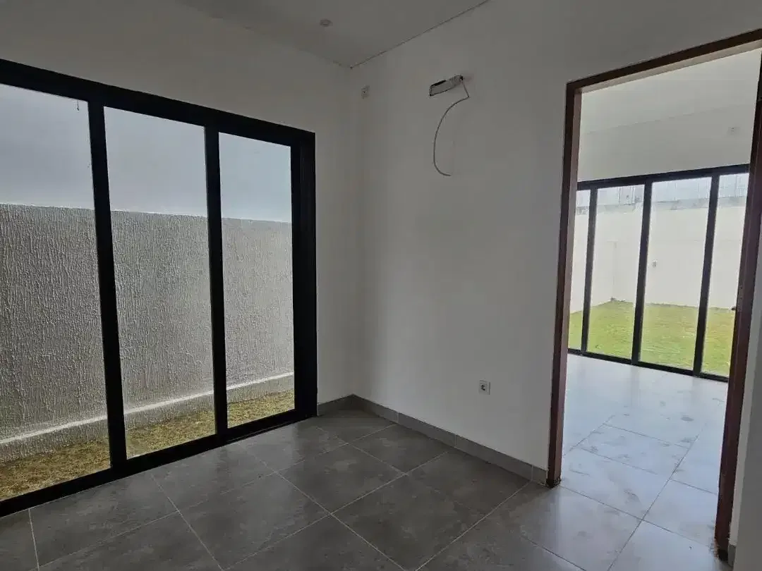 EXCLUSIVE TROPICAL HOUSE IN KWANJI DALUNG - Image 8 of 10