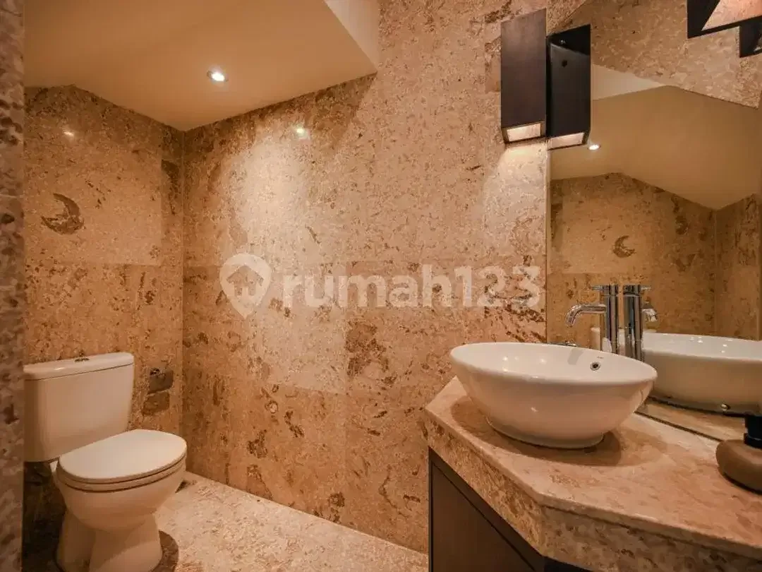 Disewakan Villa Modern Tropika Lingkungan Sejuk dan Tenang - Image 5 of 5
