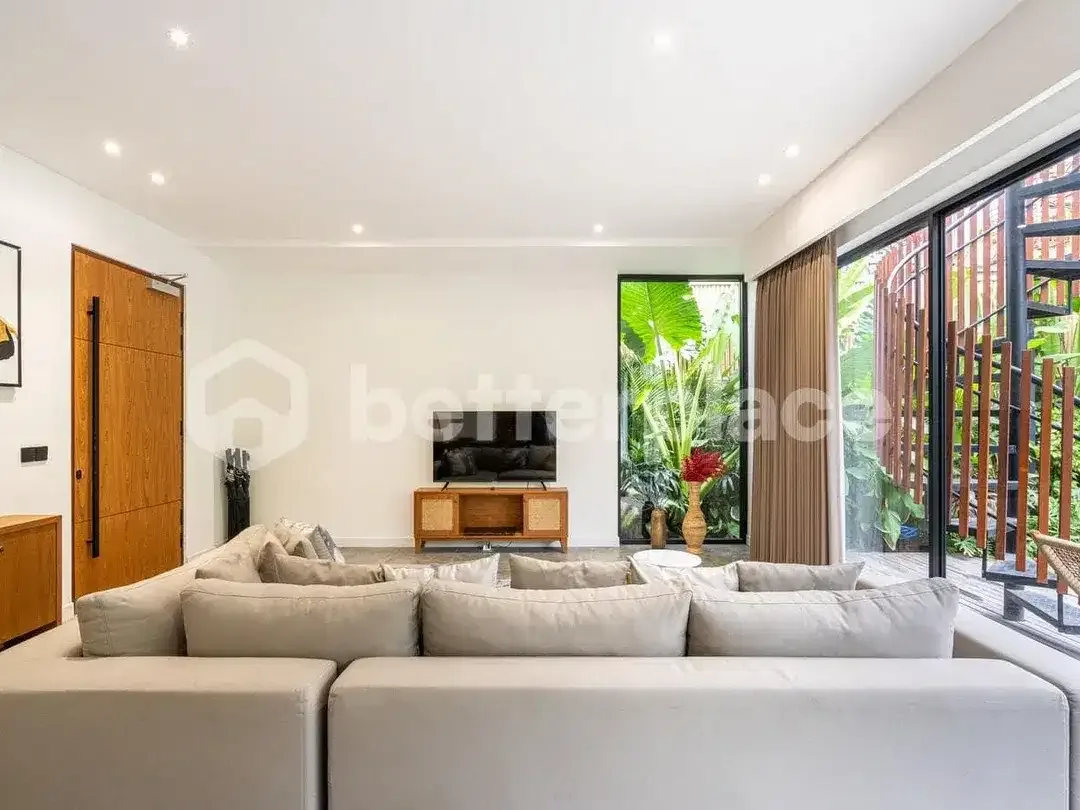 Luxury 4 Bedroom Villa in Canggu – 3 Minutes to Batu Bolong Beach | Prime Investment Opportunity - Image 7 of 10