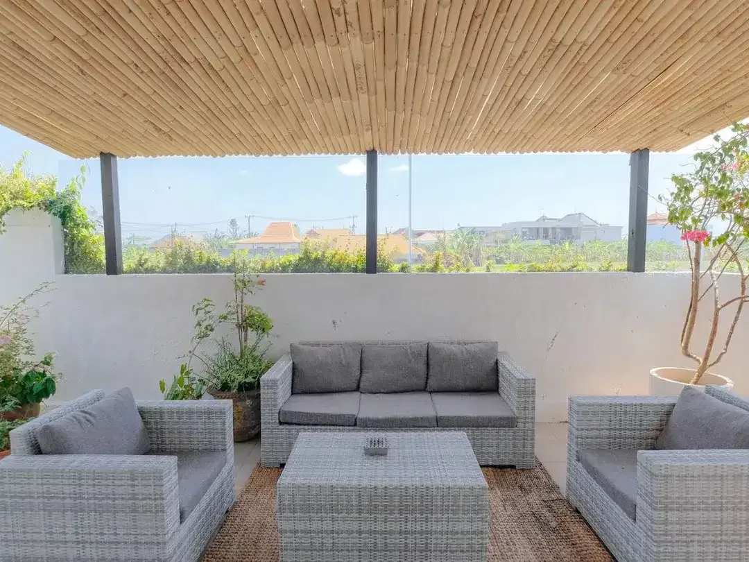 For Sale Leasehold - Modern style villa with views of green rice fields in Tumbak Bayuh - Image 9 of 10