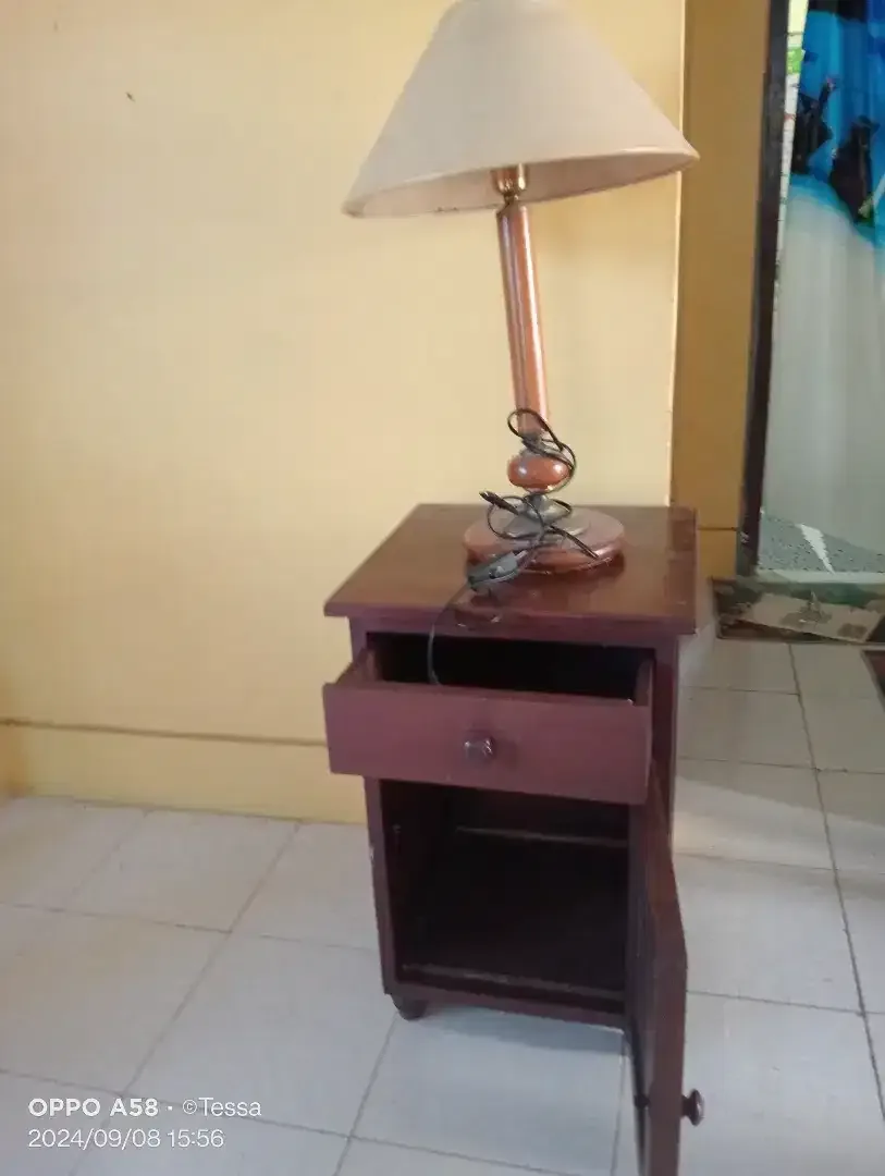 Lampu tempat tidur &Meja Nakas - Image 4 of 5
