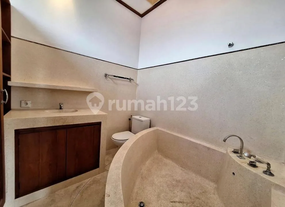 Beautiful Cozy House For Rent Balangan Beach, 3 Bedrooms +3 Bathrooms - Image 3 of 4