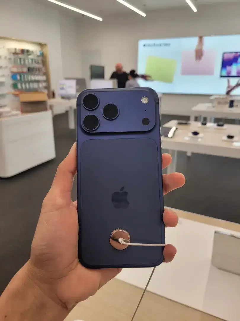 Promo iPhone 17 Pro bisa kredit cicilan ringan tanpa DP - Image 2 of 3