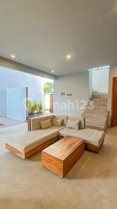Villa Baru Mewah Disewakan Tahunan, 2 Kamar Tidur, Pool, di Dekat Canggu, Bali - Image 1 of 4