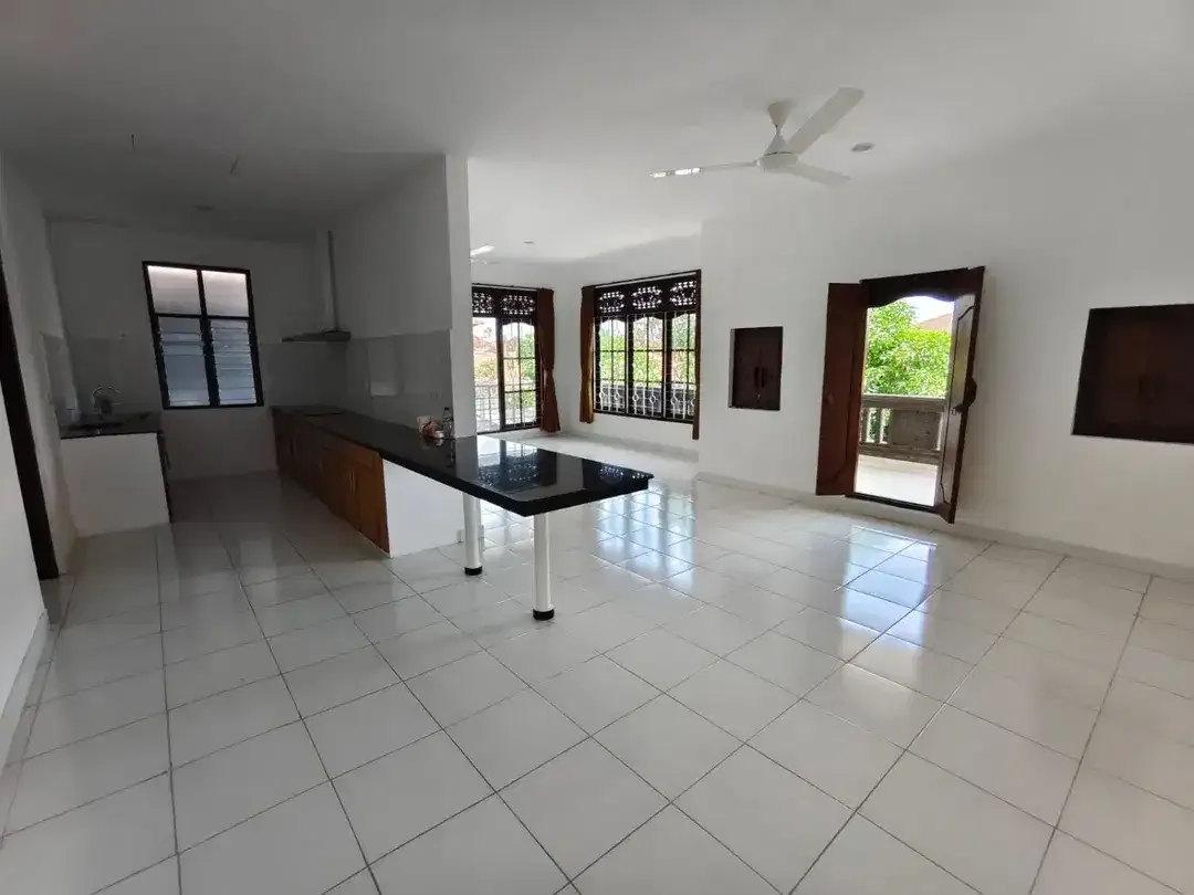 rumah strategis 2 lantai di sanur,kawasan villa, dkt mall,pantai, RS - Image 8 of 10