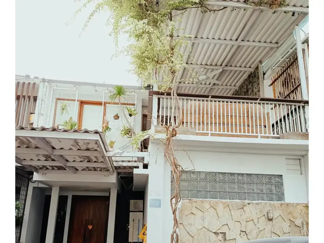 Rumah Fully Furnished di Perumahan One Gate System Dekat Mall Plaza Renon - Image 2 of 10