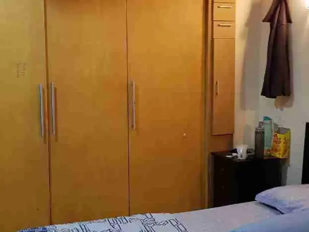 Sale Rumah 2Lt 140M2 Strategis 5Kamar Tk Yeh Aye Renon Jl6mtr Aspal - Image 5 of 8
