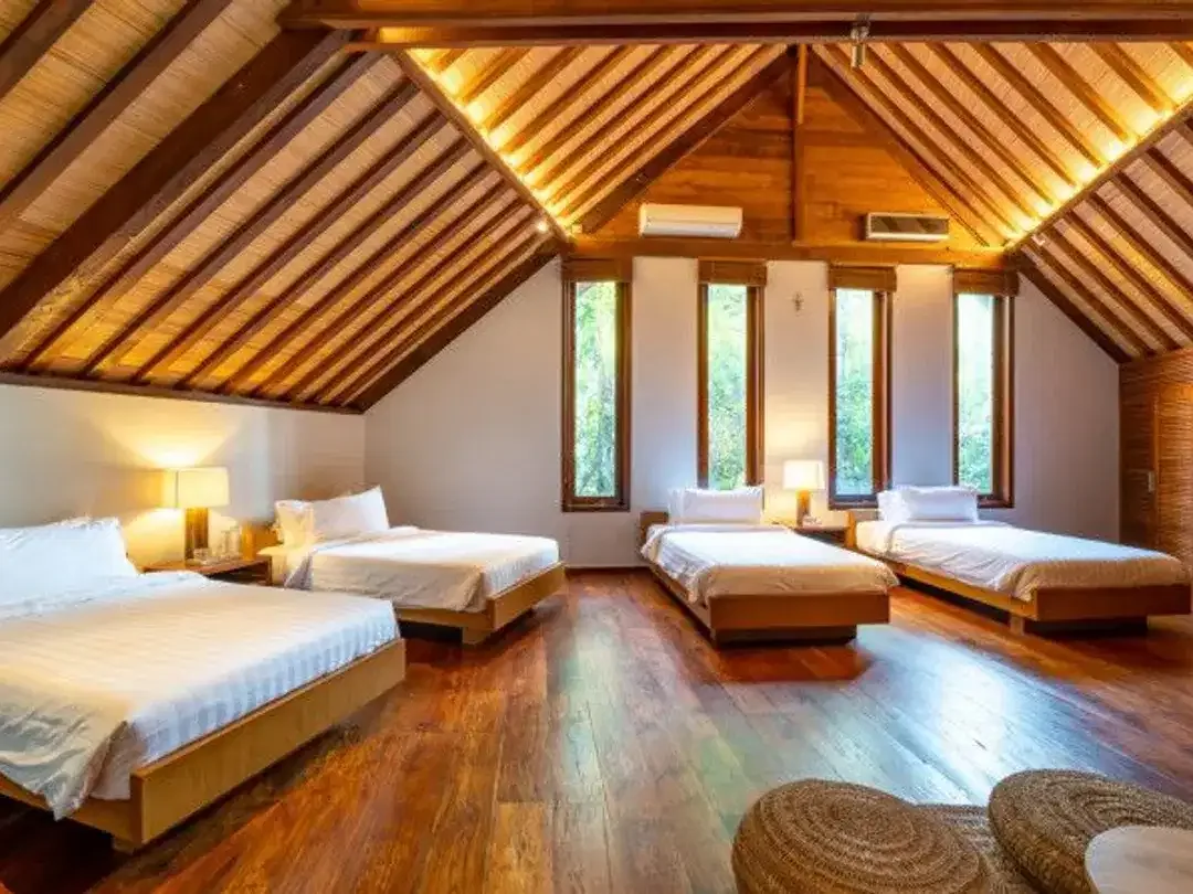 Villa 7 Bedrooms Freehold in Great Location Kerobokan, Canggu - Image 10 of 10