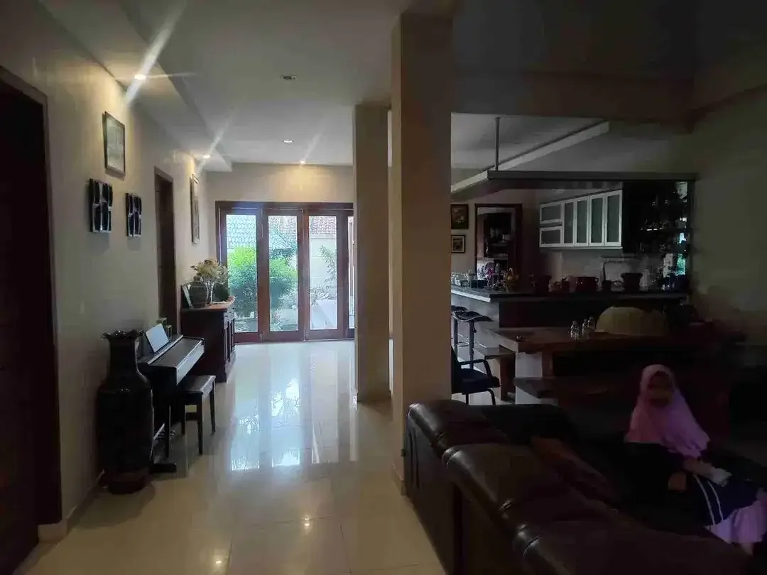 Rumah 2 Lantai Terletak di Jl. Tukad Pule, Sesetan - Denpasar Selatan, BALI


Spesifikasi :
LT 391m2dan LB 469m2
4 kamar Tidur
4 Kamar Mandi
Dapur Kotor
Dapur Bersih
Garase 
Halaman Depan dan Halaman - Image 5 of 10