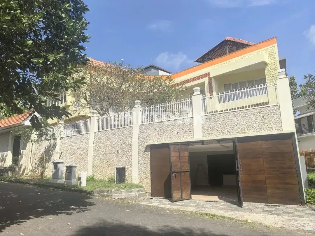 Dijual Resort In Bali 3 Bedroom Siap Huni - Image 1 of 10