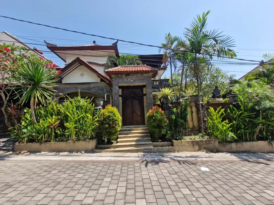 VILLA SEMINYAK JUAL CEPAT SHM FULLY FURNISHED - Image 2 of 10