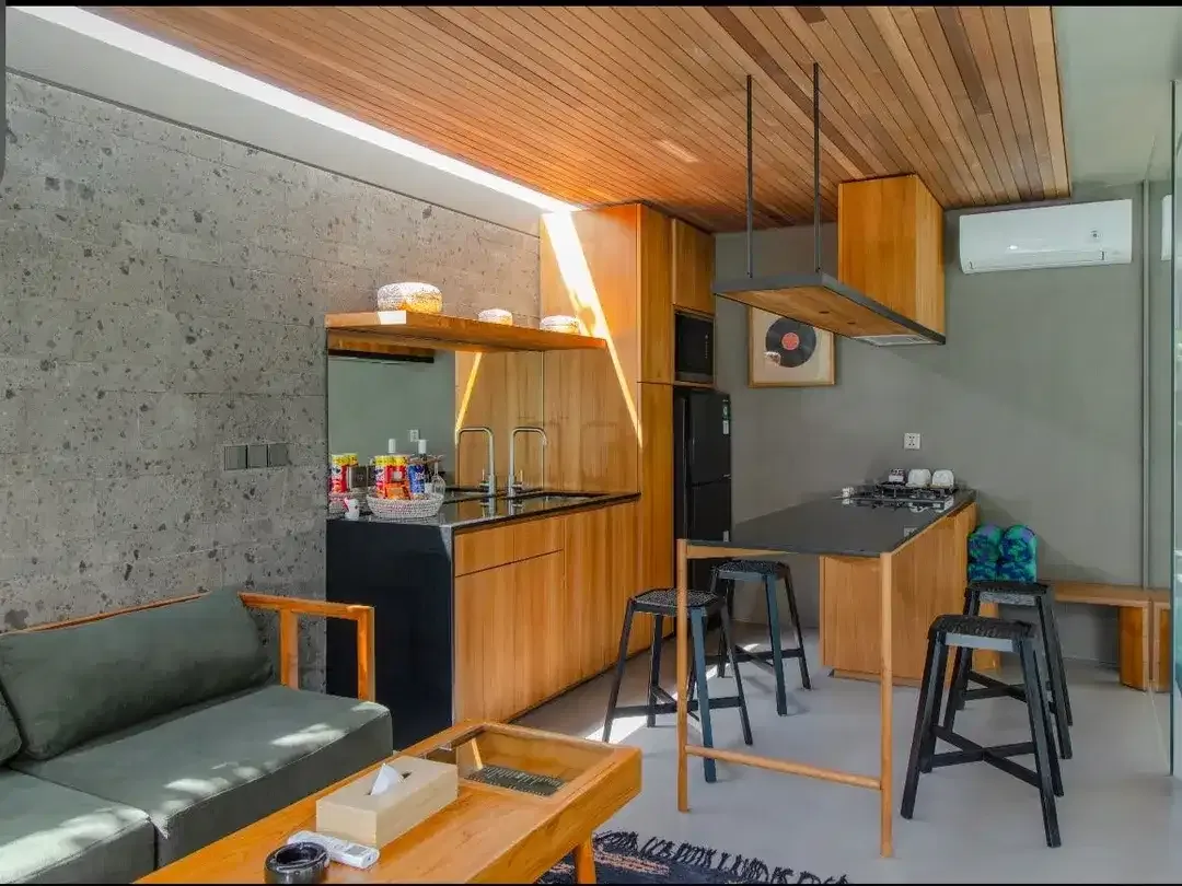 Villa 2 Bedroom Freehold di Canggu – Batu Bolong - Image 3 of 10