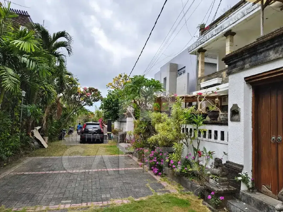 VILLA CANTIK 3 LANTAI DENGAN VIEW LAUT & GWK DI NUSA DUA BALI SIAP BANGET UNTUK KAMU MILIKI - Image 3 of 10